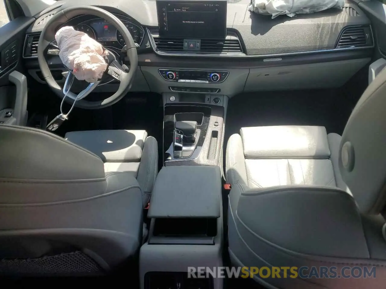 8 Photograph of a damaged car WA1GAAFY5R2067008 AUDI Q5 2024