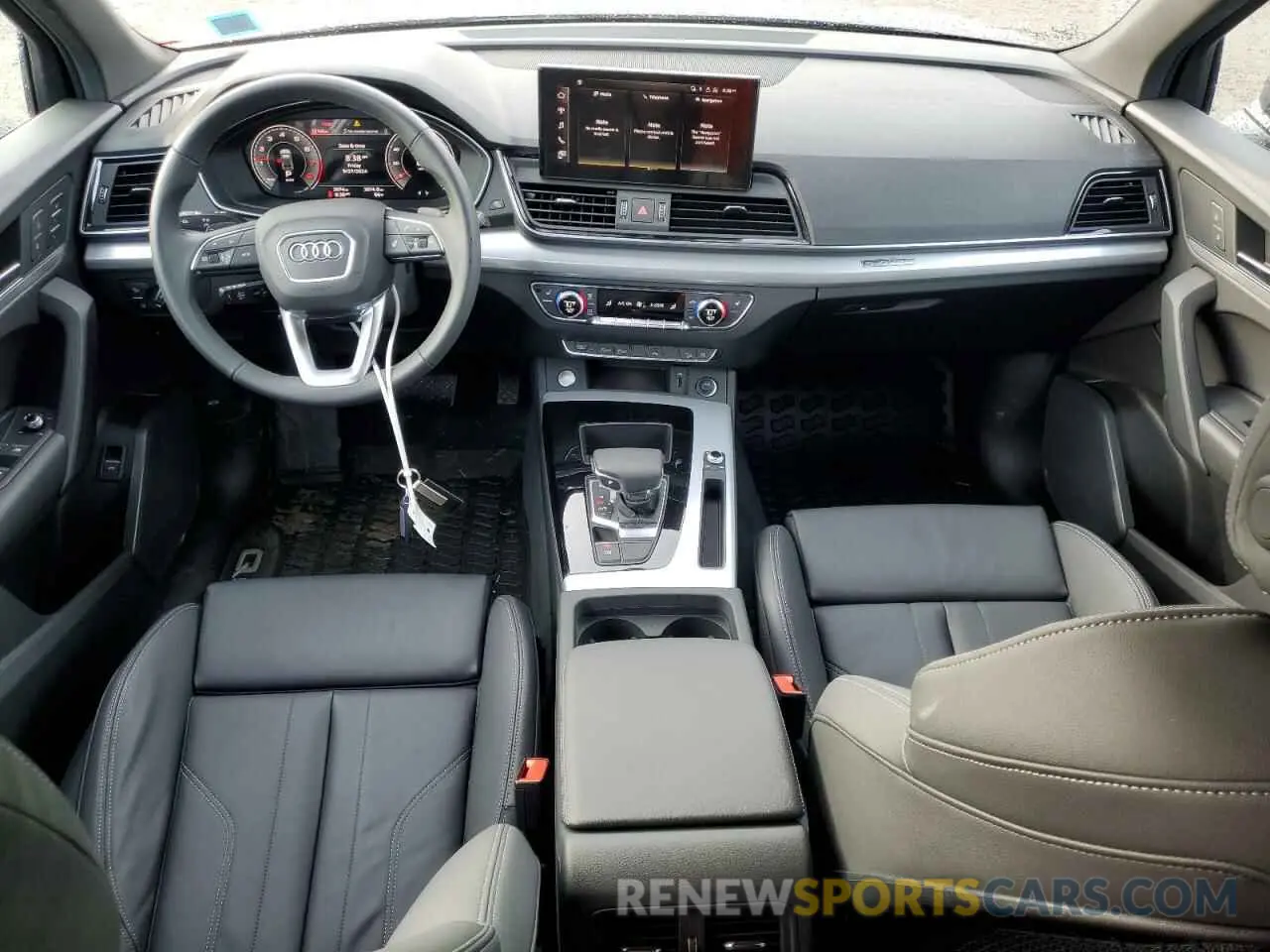 8 Photograph of a damaged car WA1GAAFY5R2116496 AUDI Q5 2024