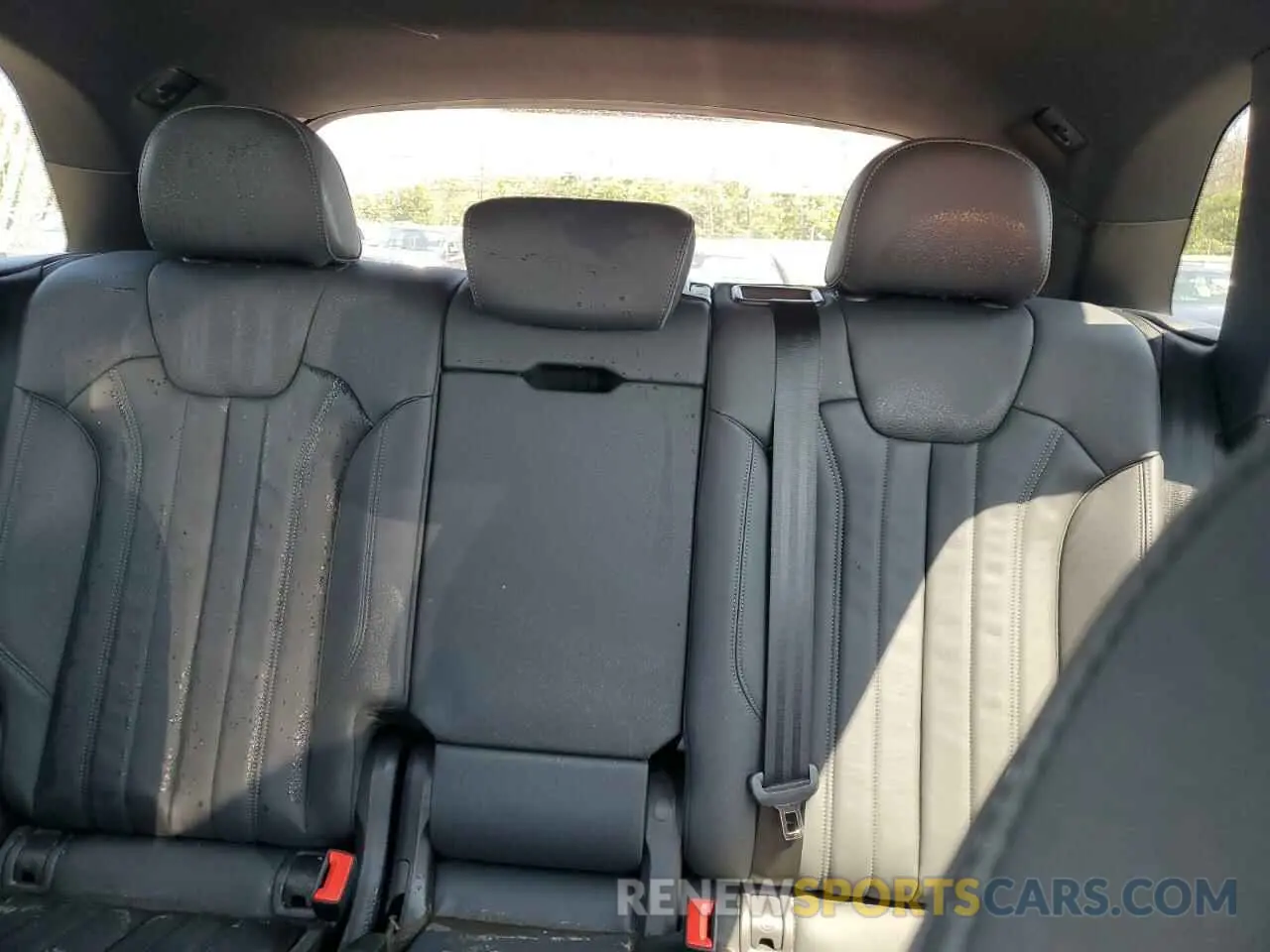 10 Photograph of a damaged car WA1GAAFY6R2107919 AUDI Q5 2024