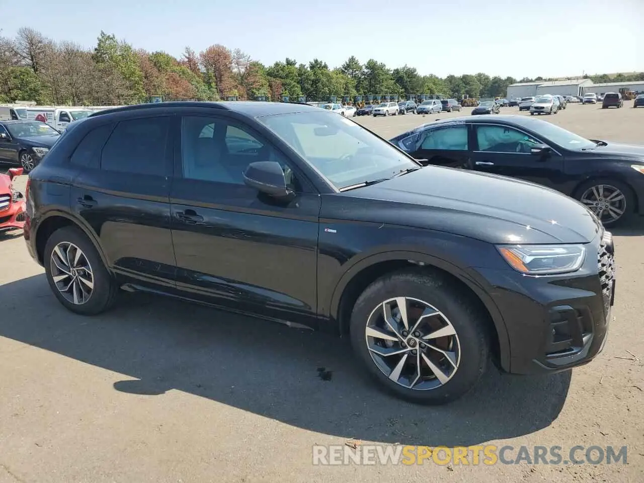 4 Photograph of a damaged car WA1GAAFY6R2107919 AUDI Q5 2024