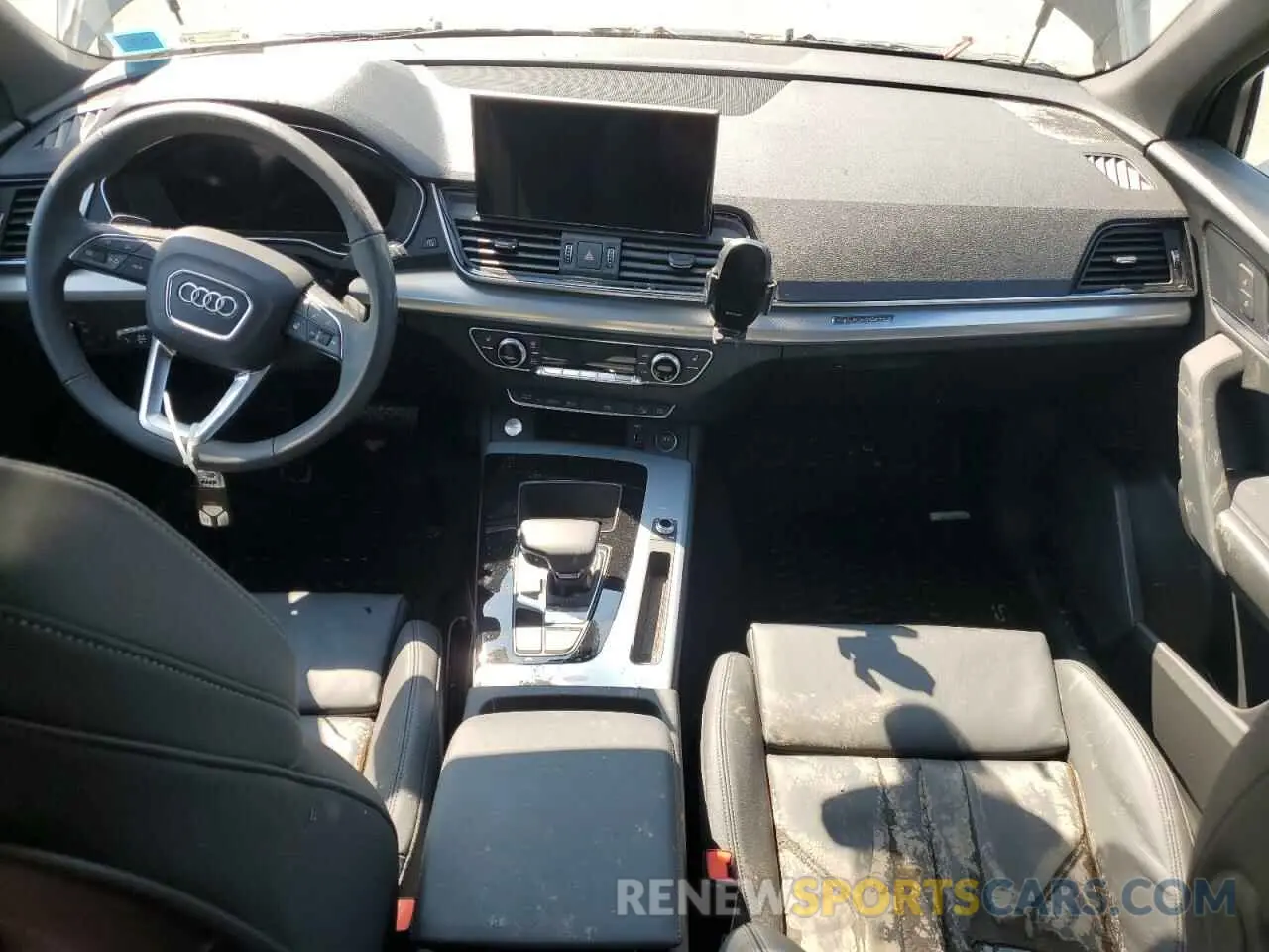 8 Photograph of a damaged car WA1GAAFY6R2107919 AUDI Q5 2024