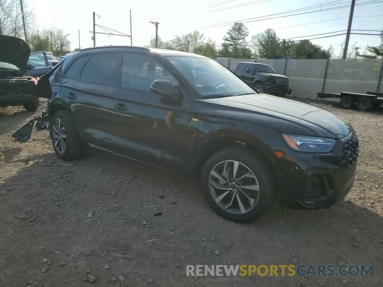 4 Photograph of a damaged car WA1GAAFY6R2112201 AUDI Q5 2024