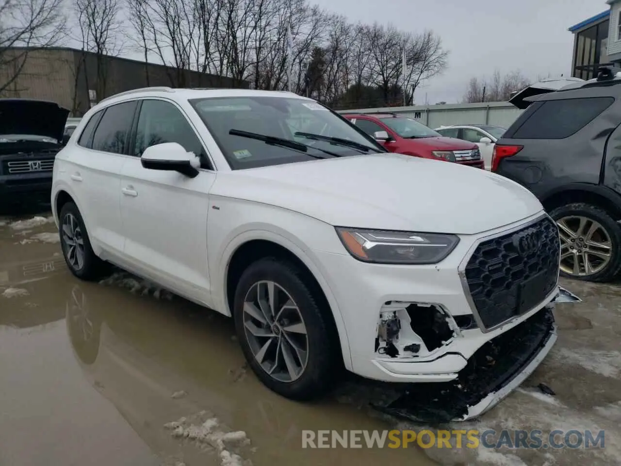 4 Photograph of a damaged car WA1GAAFY6R2141794 AUDI Q5 2024