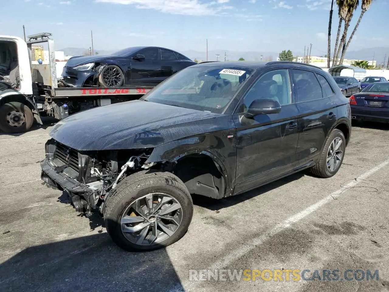 1 Photograph of a damaged car WA1GAAFY7R2099197 AUDI Q5 2024