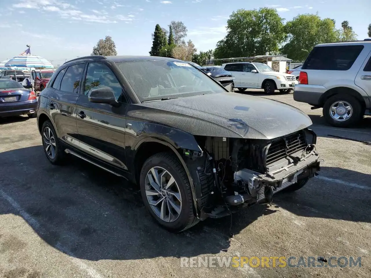 4 Photograph of a damaged car WA1GAAFY7R2099197 AUDI Q5 2024
