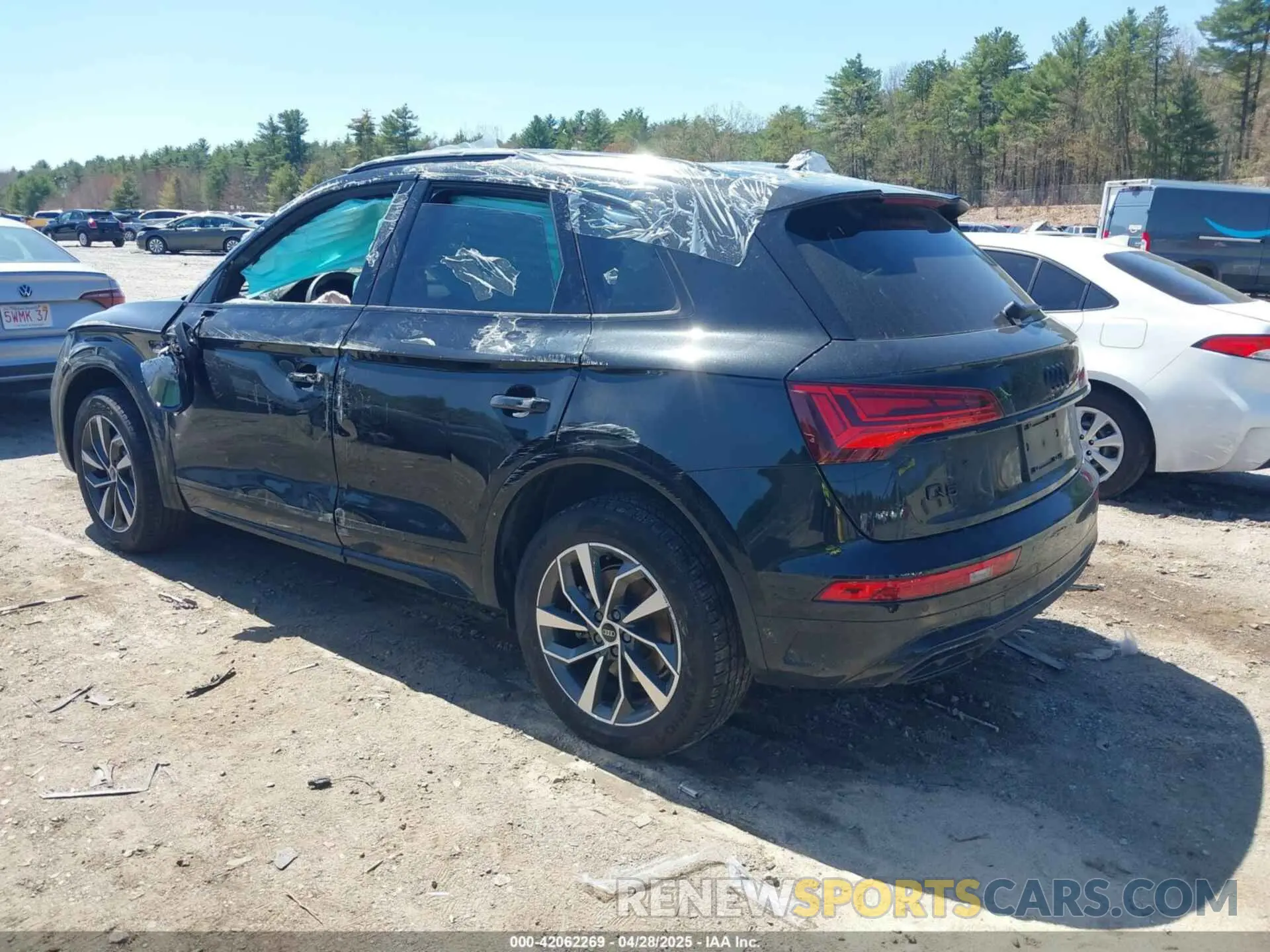 3 Photograph of a damaged car WA1GAAFY7R2118282 AUDI Q5 2024
