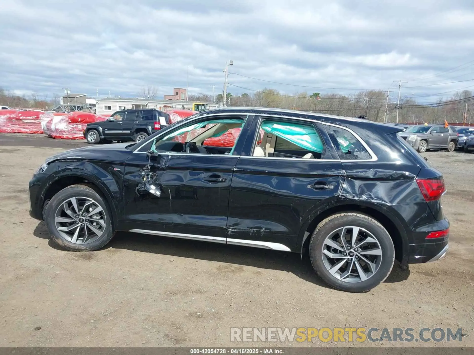 12 Photograph of a damaged car WA1GAAFY8R2043043 AUDI Q5 2024