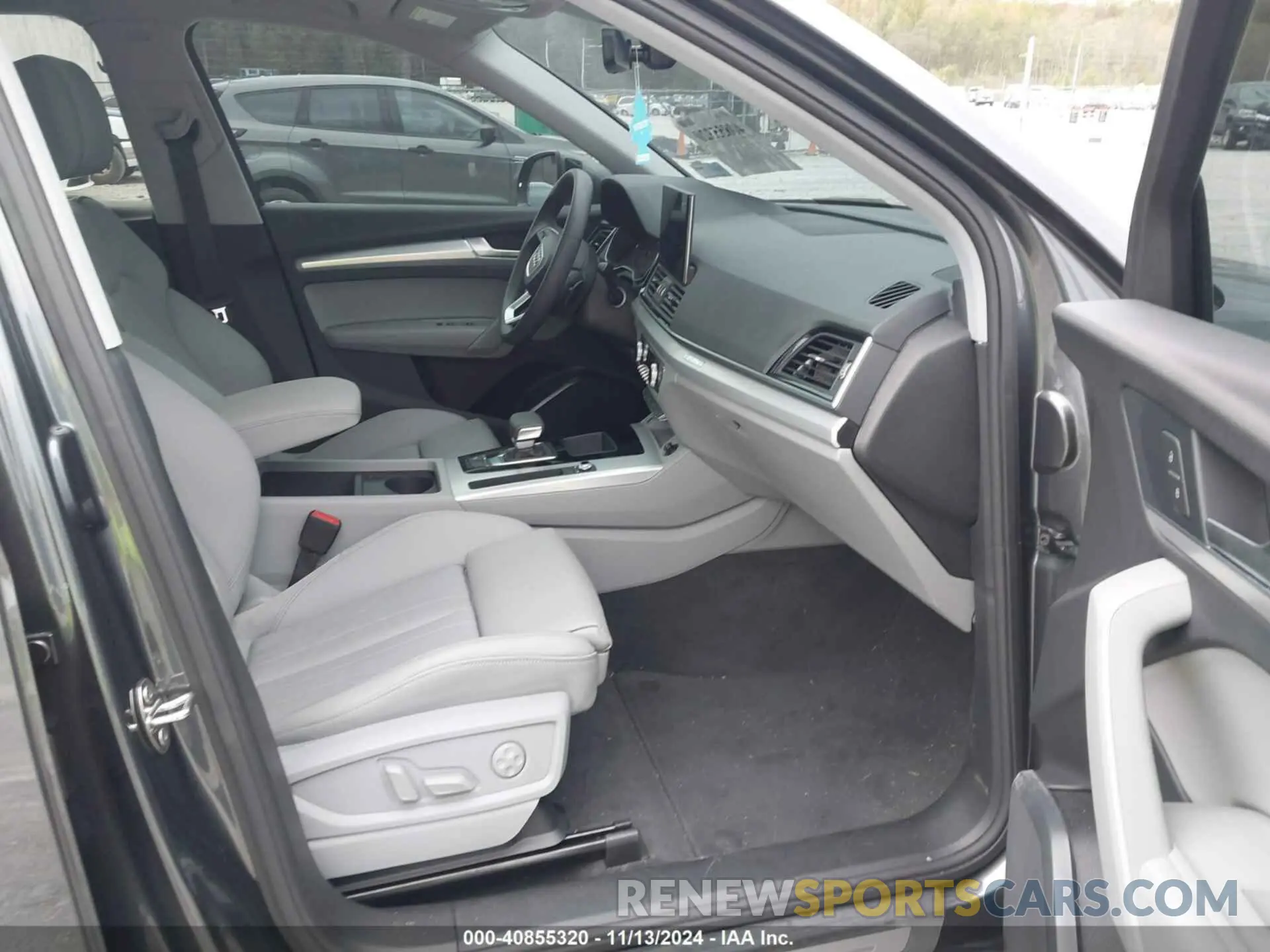5 Photograph of a damaged car WA1GAAFY8R2050056 AUDI Q5 2024