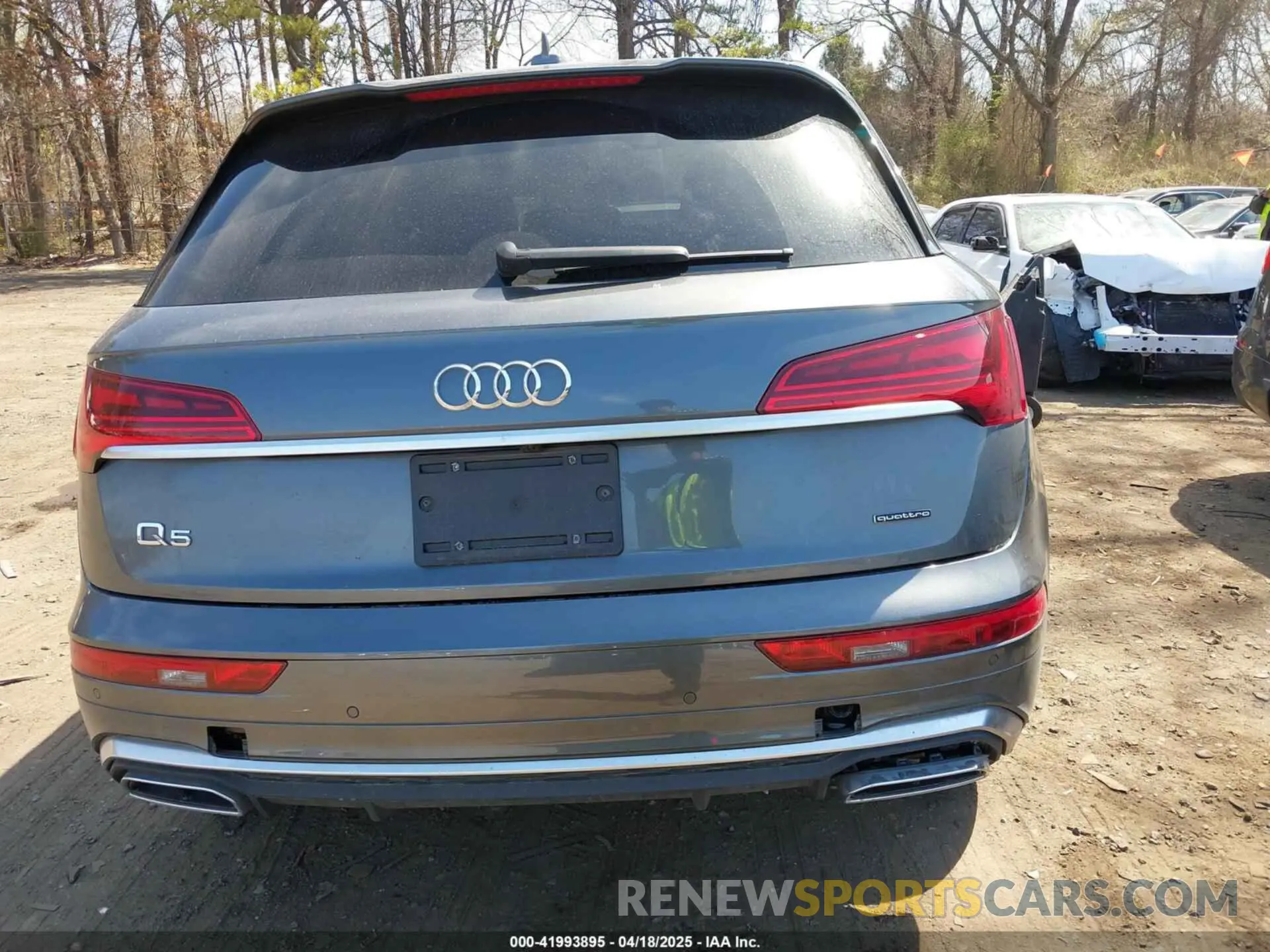 16 Photograph of a damaged car WA1GAAFY8R2072137 AUDI Q5 2024