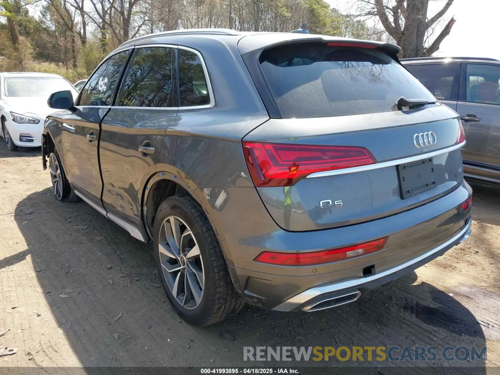 3 Photograph of a damaged car WA1GAAFY8R2072137 AUDI Q5 2024