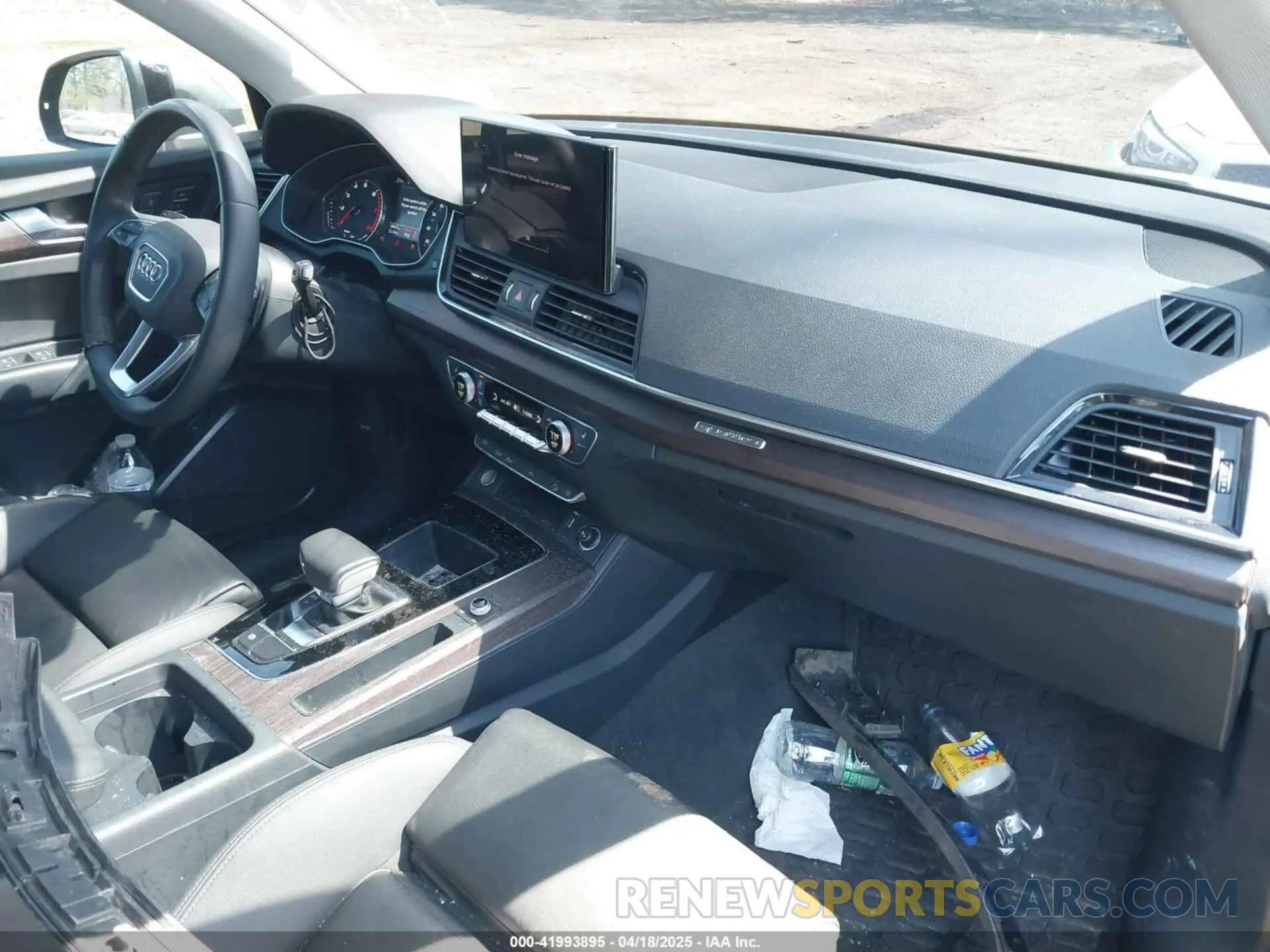 5 Photograph of a damaged car WA1GAAFY8R2072137 AUDI Q5 2024