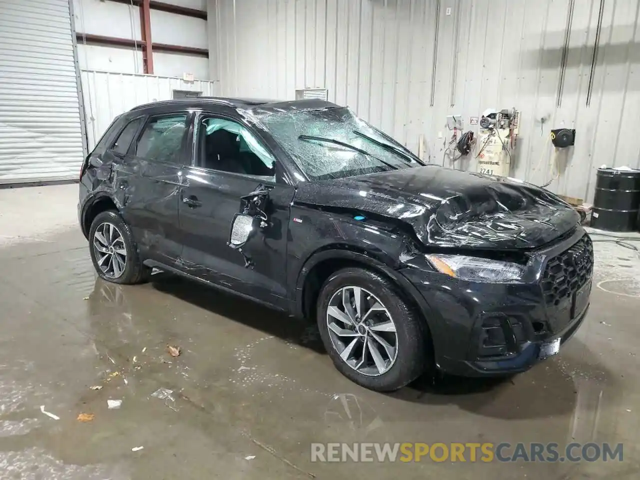 4 Photograph of a damaged car WA1GAAFY8R2124267 AUDI Q5 2024