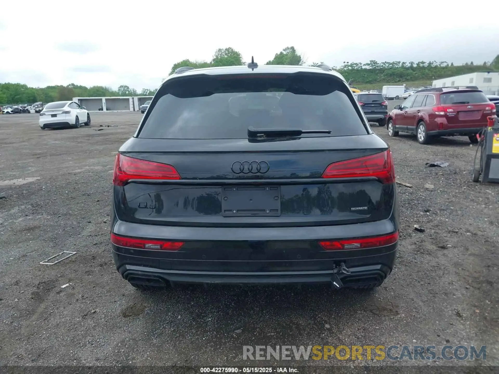 16 Photograph of a damaged car WA1GAAFY9R2108000 AUDI Q5 2024