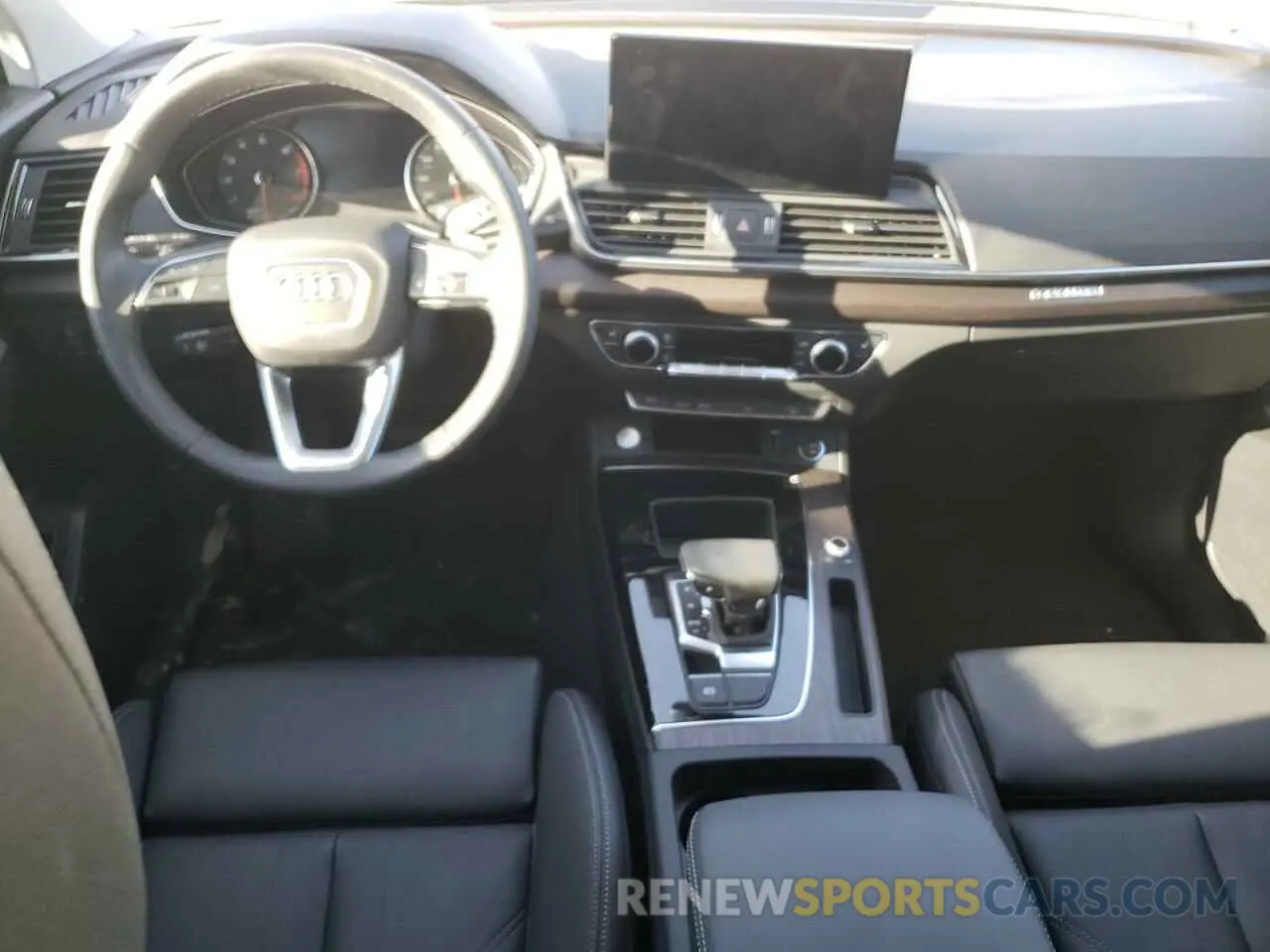 8 Photograph of a damaged car WA1GAAFYXR2065433 AUDI Q5 2024
