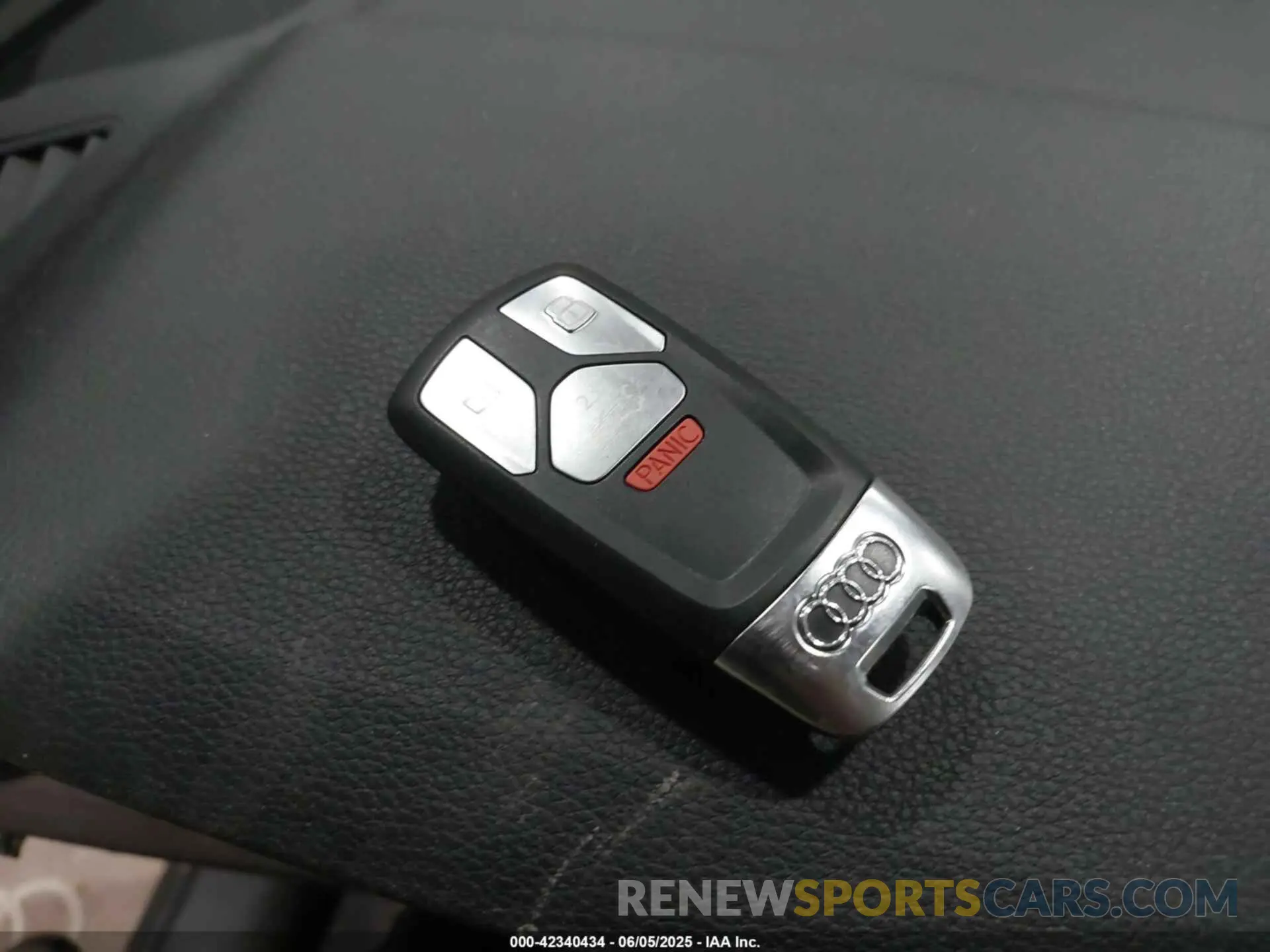 11 Photograph of a damaged car wa1gaafy2r2019935 AUDI Q5 2024