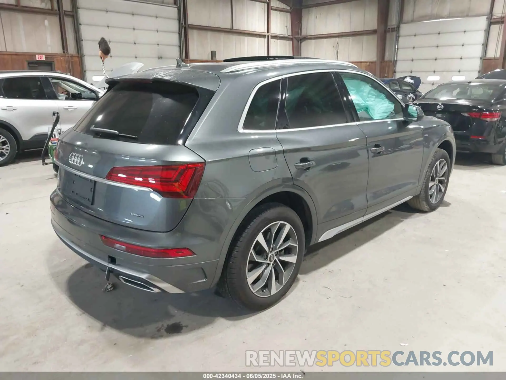 4 Photograph of a damaged car wa1gaafy2r2019935 AUDI Q5 2024