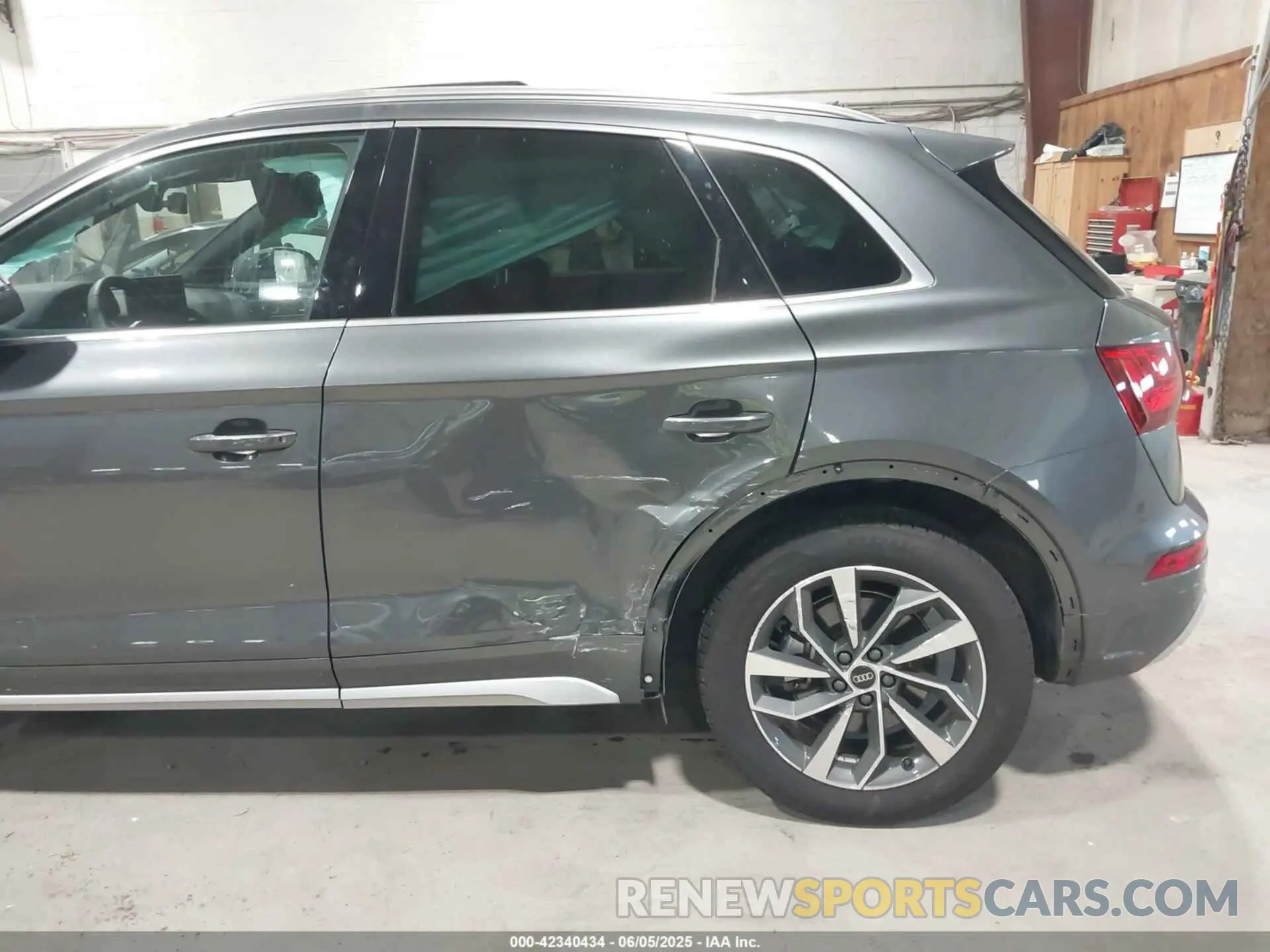 6 Photograph of a damaged car wa1gaafy2r2019935 AUDI Q5 2024