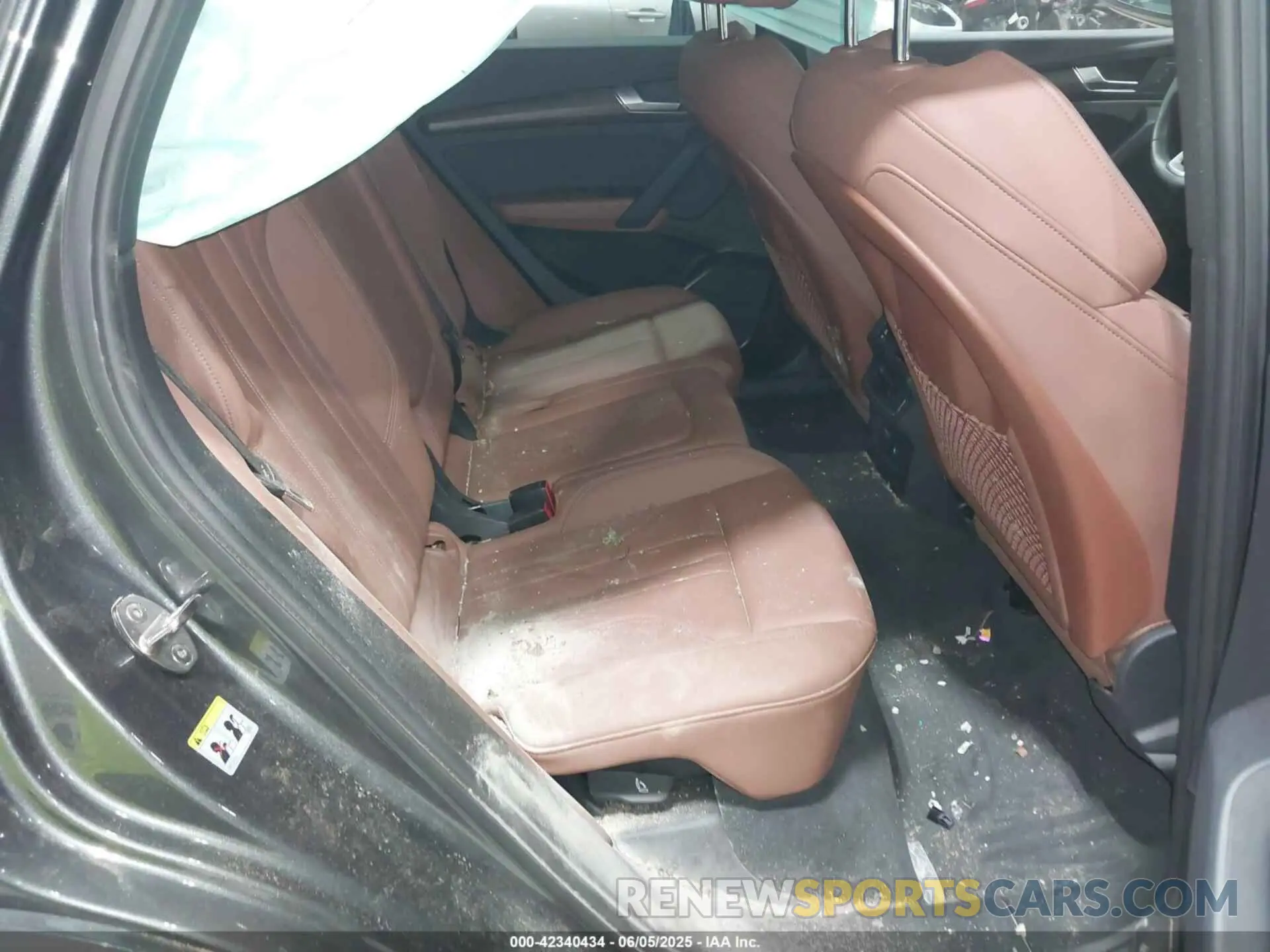 8 Photograph of a damaged car wa1gaafy2r2019935 AUDI Q5 2024