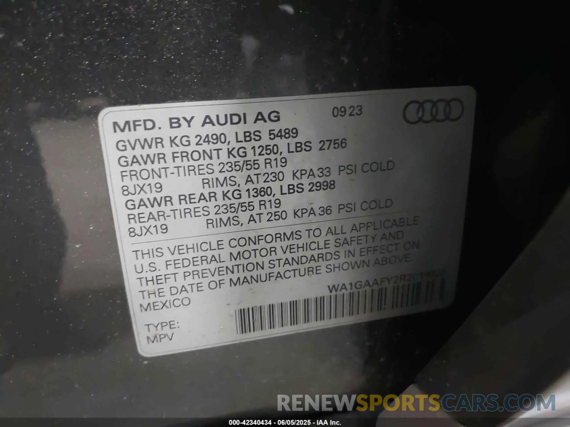 9 Photograph of a damaged car wa1gaafy2r2019935 AUDI Q5 2024