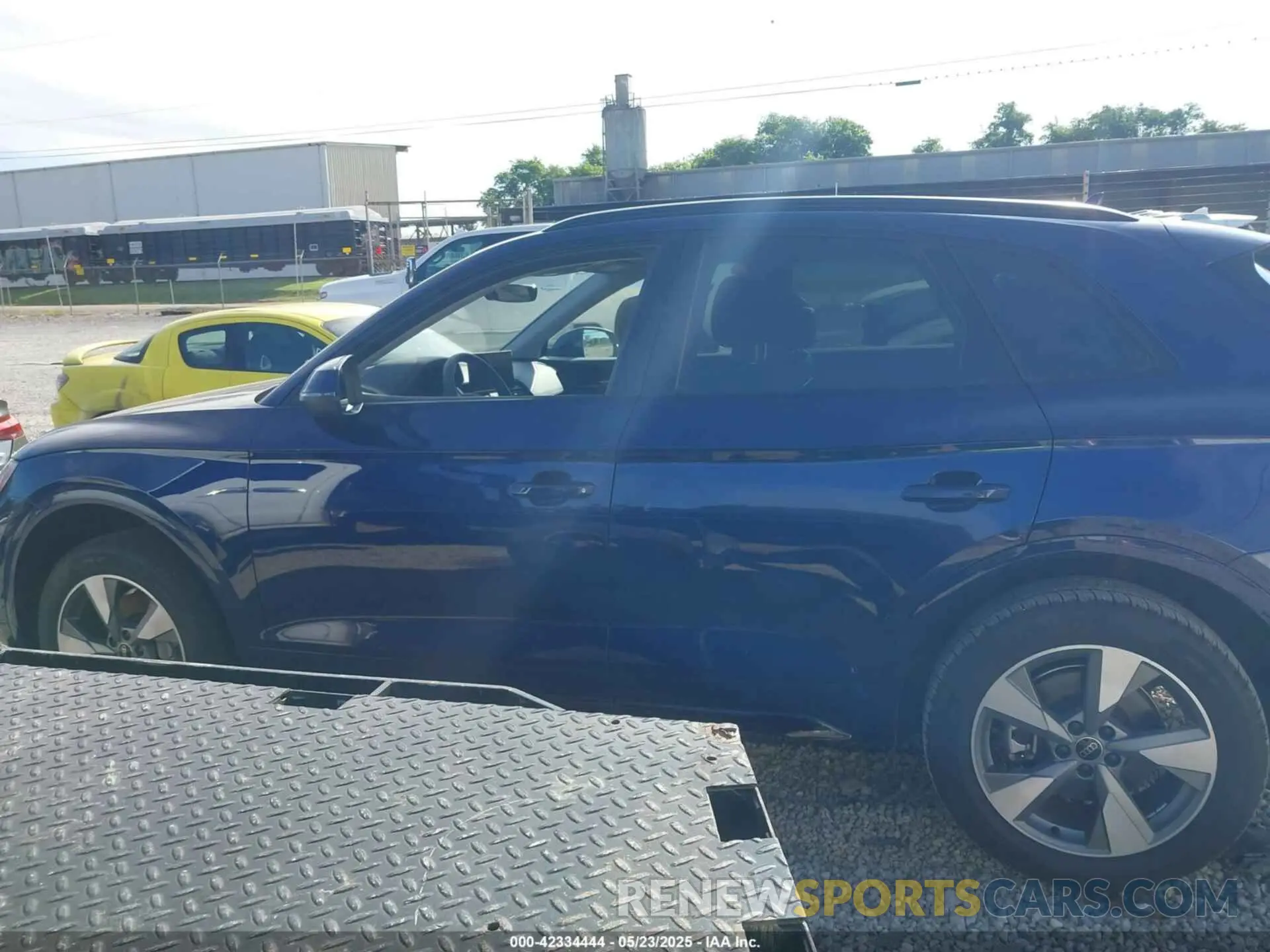 14 Photograph of a damaged car WA1ABAFY1S2050697 AUDI Q5 2025