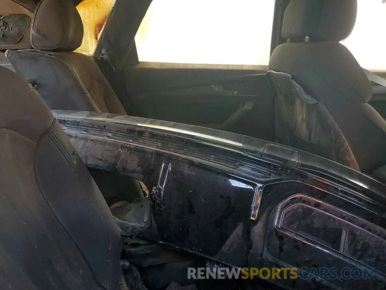 11 Photograph of a damaged car WA1E2AFY5S2040174 AUDI Q5 2025