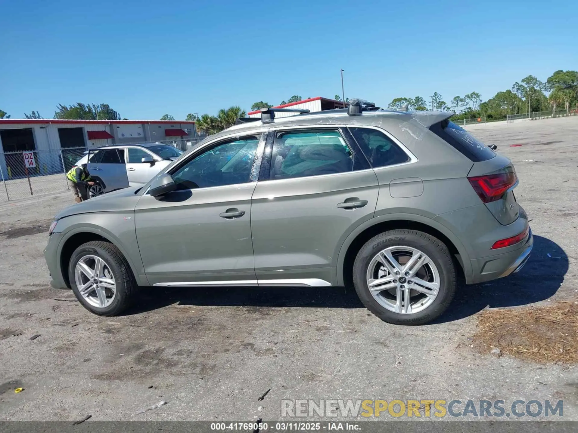 14 Photograph of a damaged car WA1E2AFYXS2011401 AUDI Q5 2025