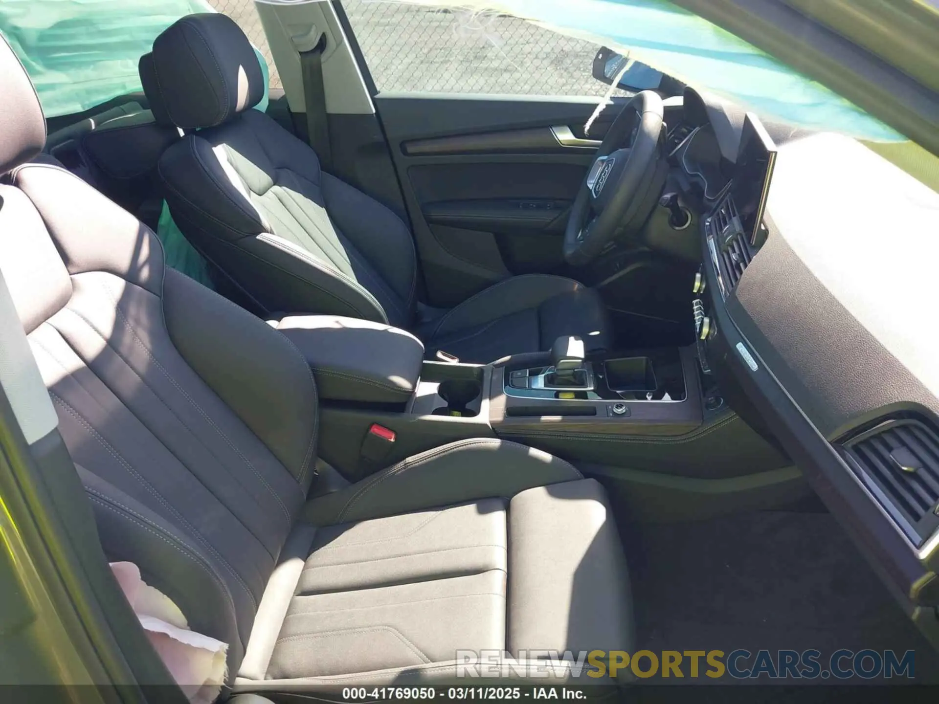5 Photograph of a damaged car WA1E2AFYXS2011401 AUDI Q5 2025