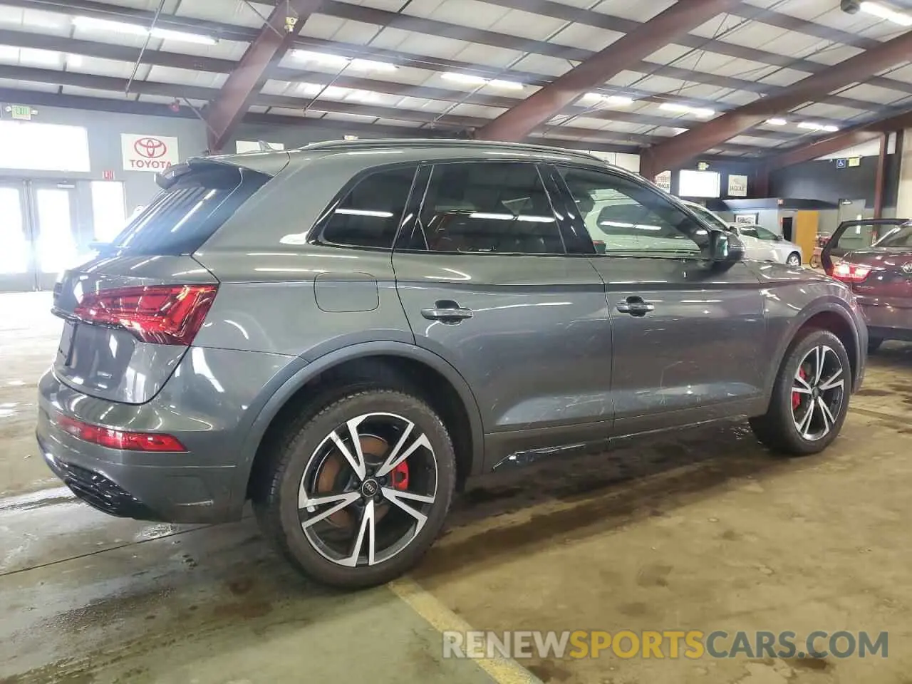 3 Photograph of a damaged car WA1EAAFY1S2013511 AUDI Q5 2025