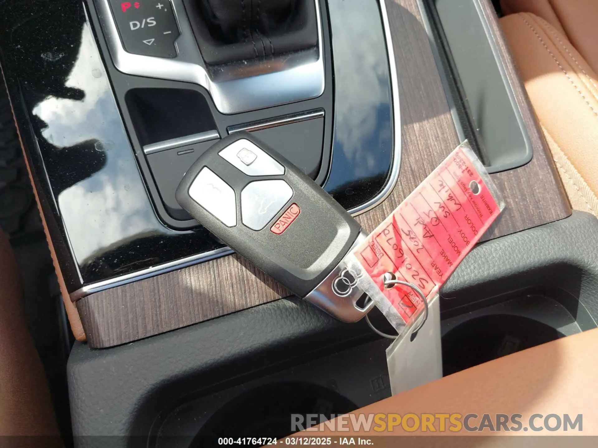 11 Photograph of a damaged car WA1EAAFY1S2016070 AUDI Q5 2025