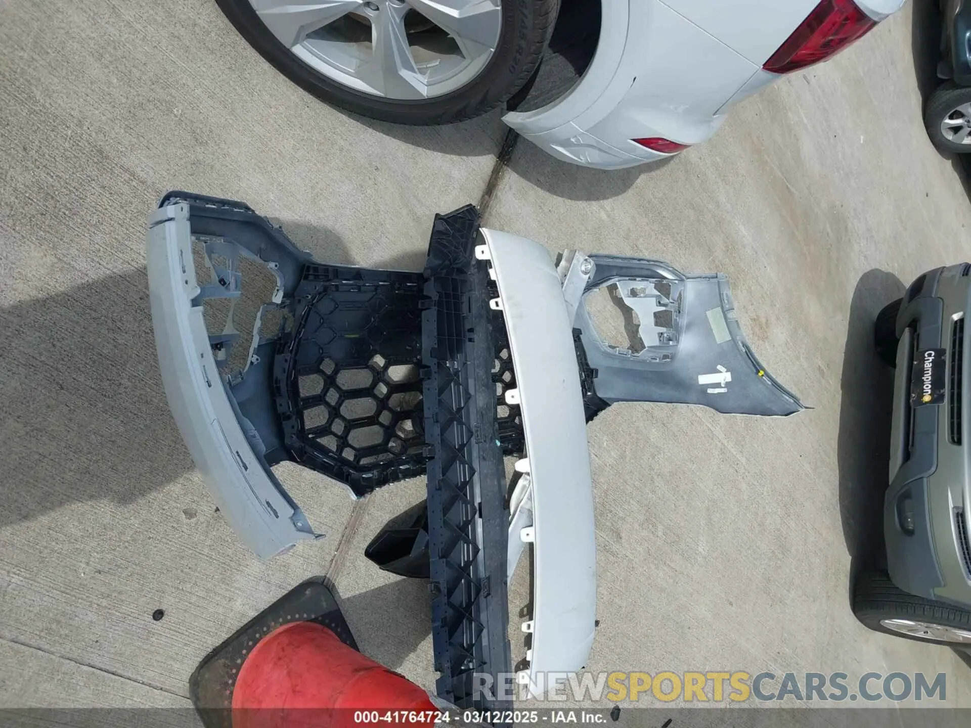 12 Photograph of a damaged car WA1EAAFY1S2016070 AUDI Q5 2025
