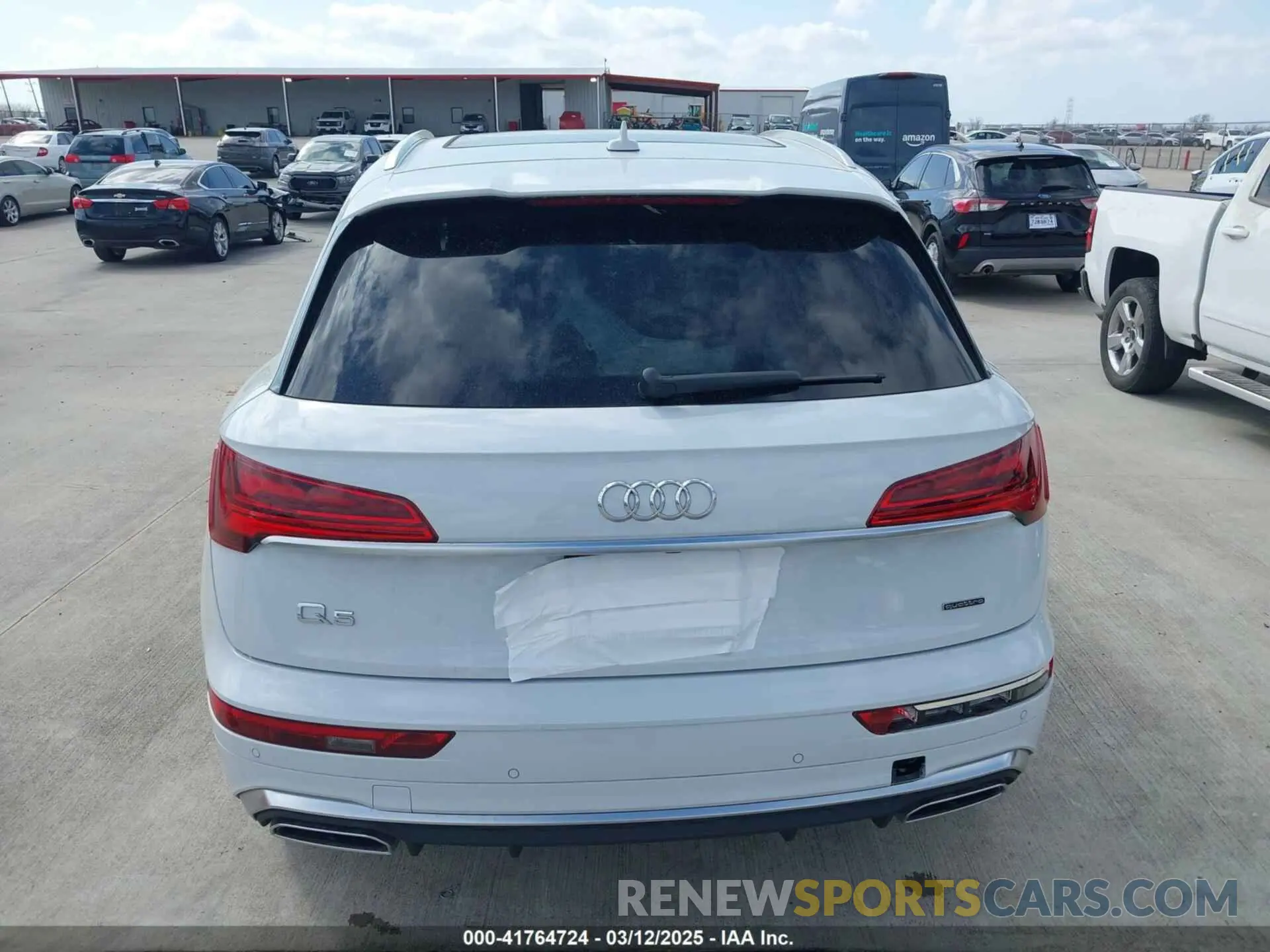 17 Photograph of a damaged car WA1EAAFY1S2016070 AUDI Q5 2025