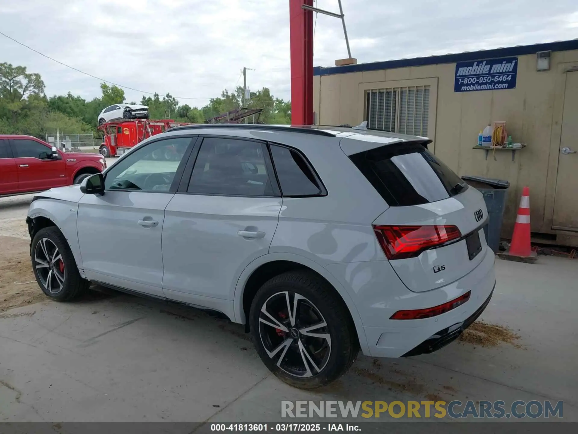 14 Photograph of a damaged car WA1EAAFY3S2013364 AUDI Q5 2025