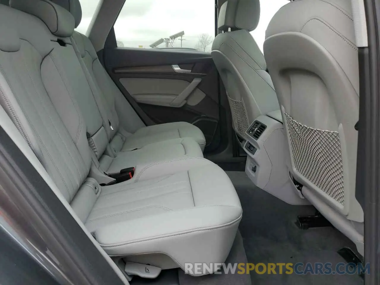 10 Photograph of a damaged car WA1EAAFY3S2035946 AUDI Q5 2025