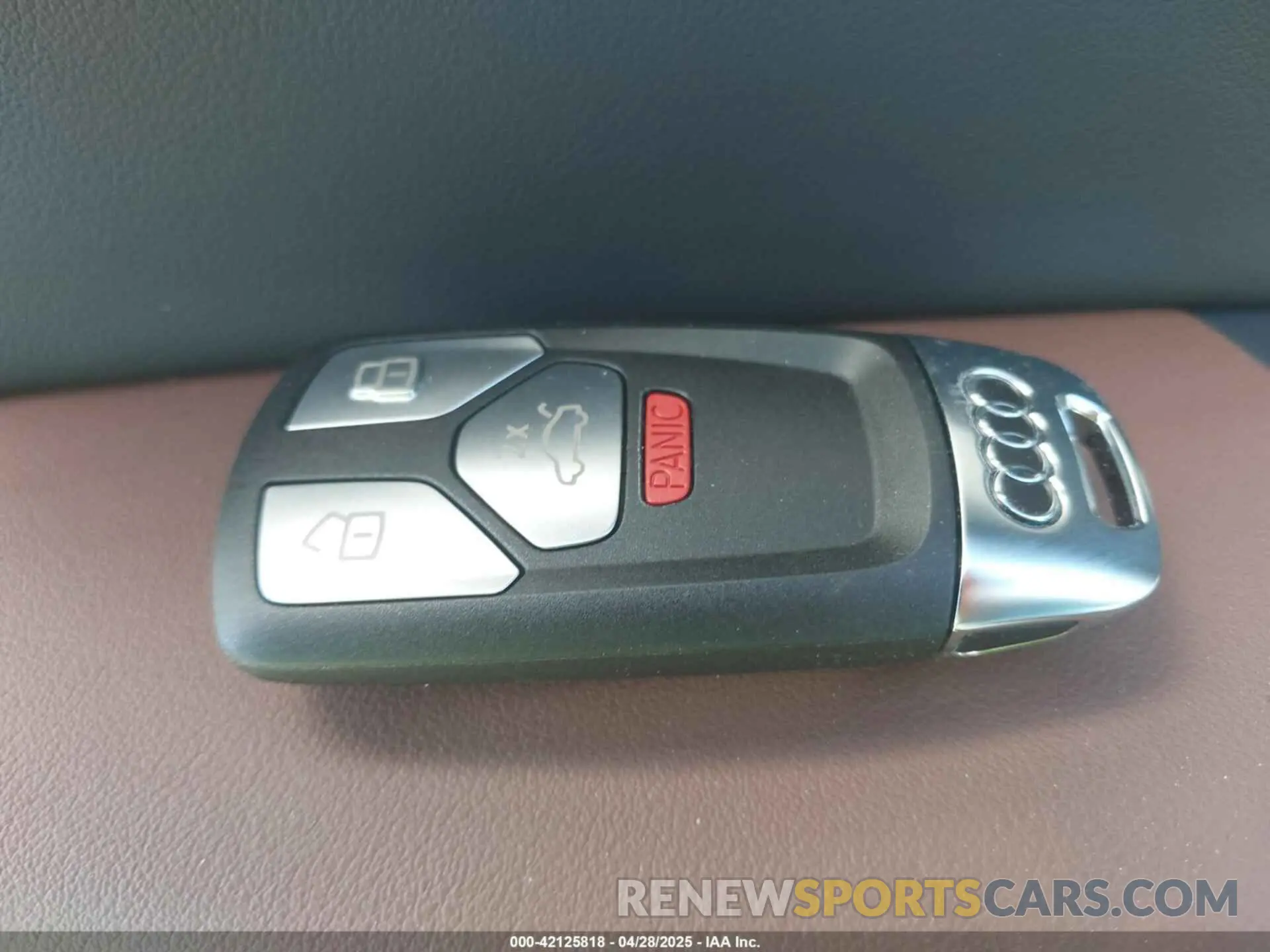 11 Photograph of a damaged car WA1EAAFY9S2016575 AUDI Q5 2025
