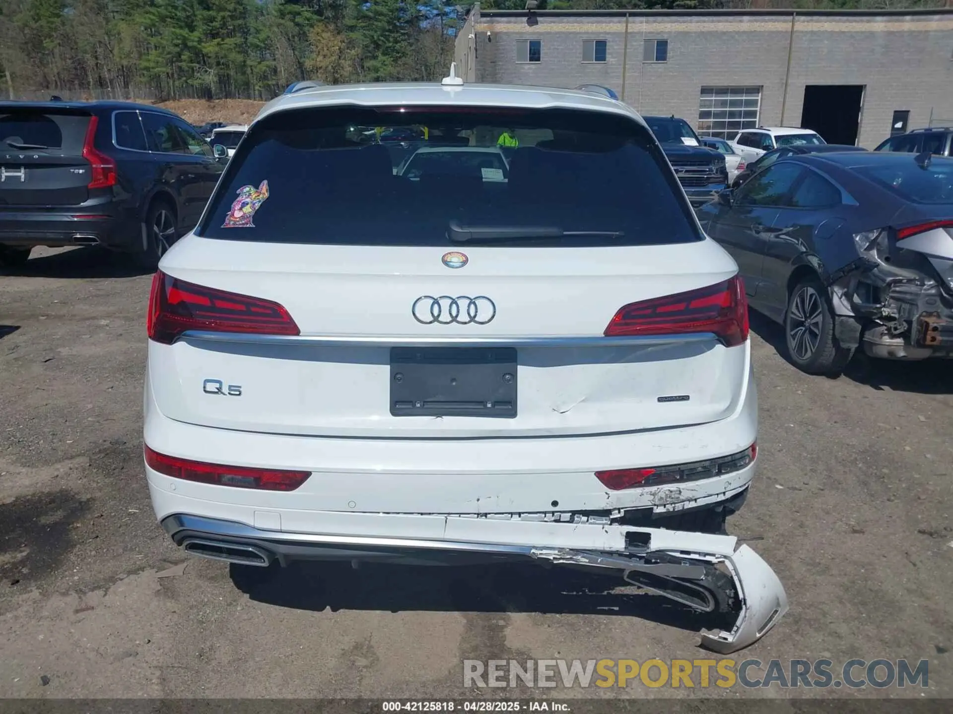 16 Photograph of a damaged car WA1EAAFY9S2016575 AUDI Q5 2025