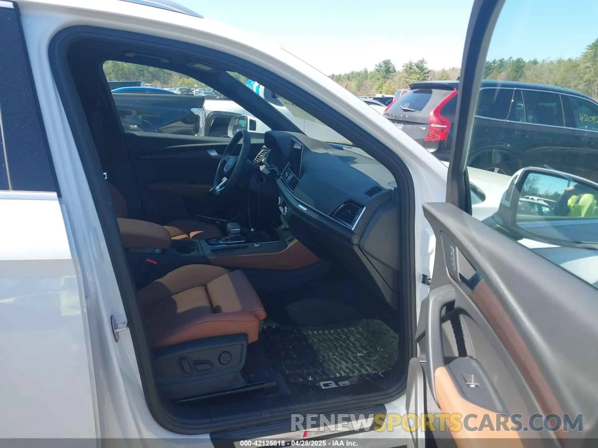 5 Photograph of a damaged car WA1EAAFY9S2016575 AUDI Q5 2025
