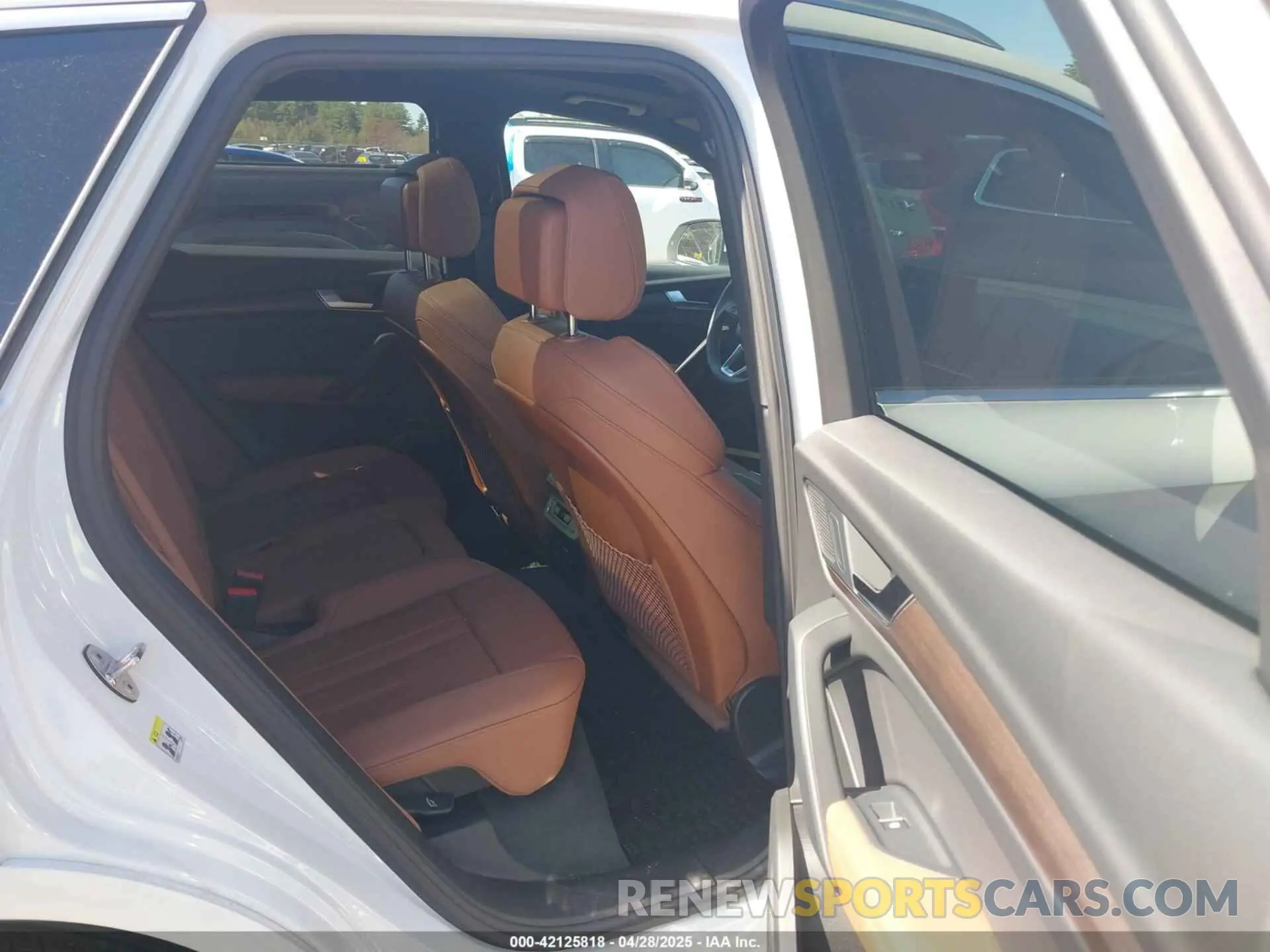 8 Photograph of a damaged car WA1EAAFY9S2016575 AUDI Q5 2025