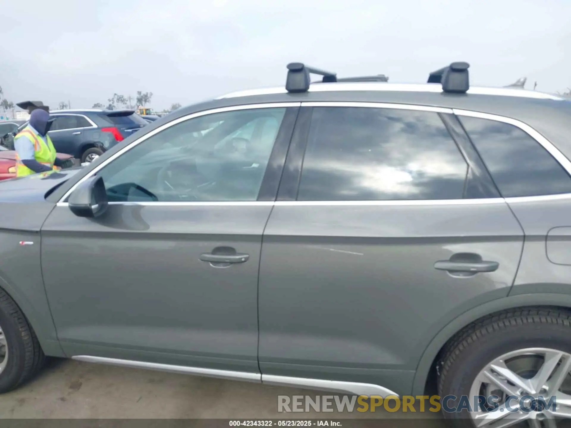 14 Photograph of a damaged car WA1G2AFY8S2006125 AUDI Q5 2025
