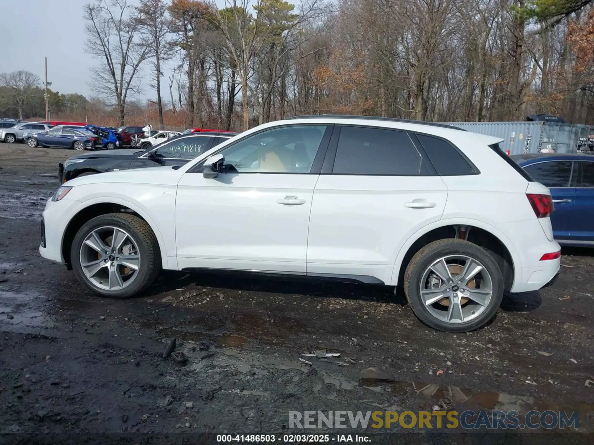 14 Photograph of a damaged car WA1GAAFY2S2013915 AUDI Q5 2025