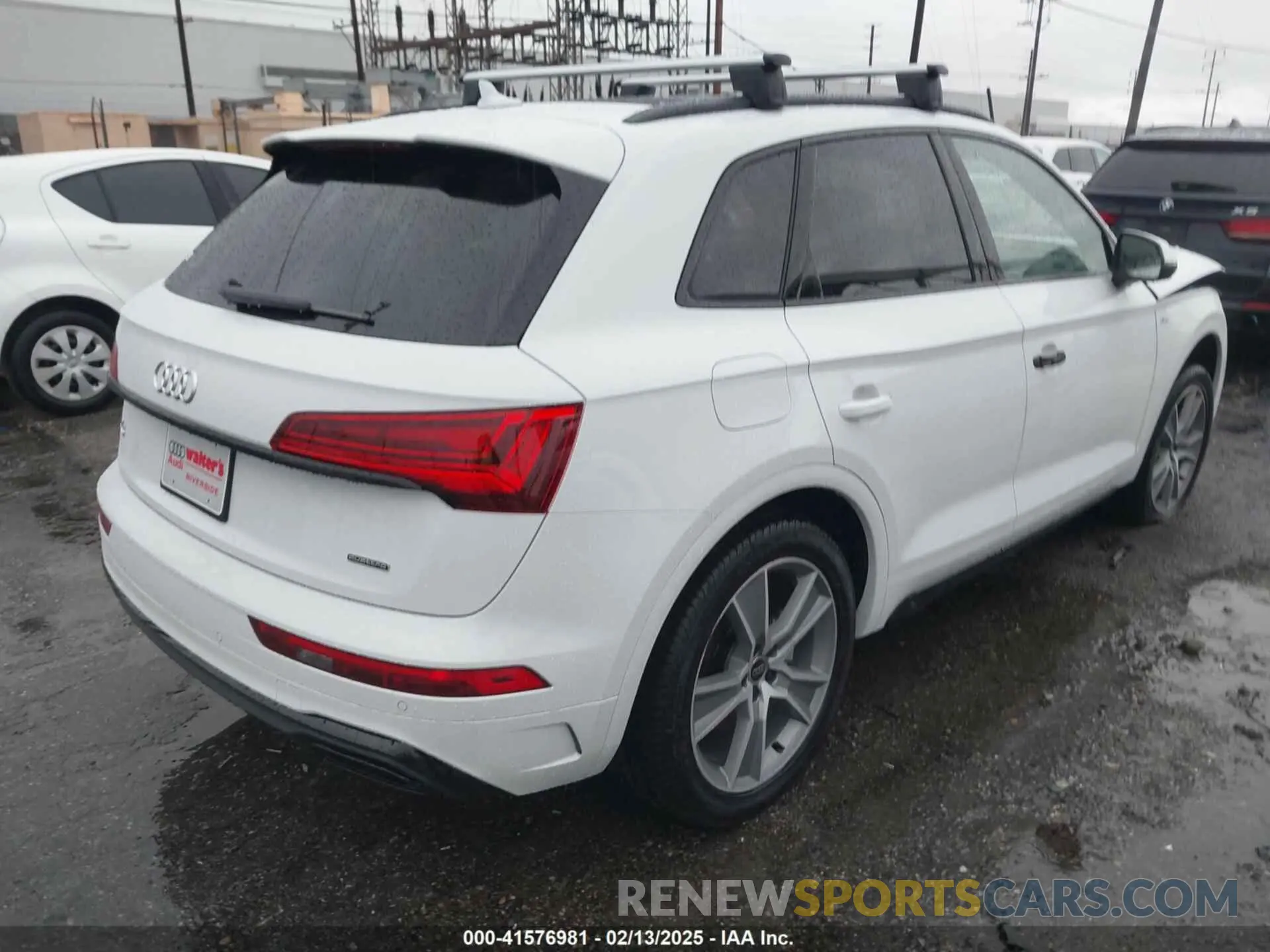 4 Photograph of a damaged car WA1GAAFY2S2029189 AUDI Q5 2025