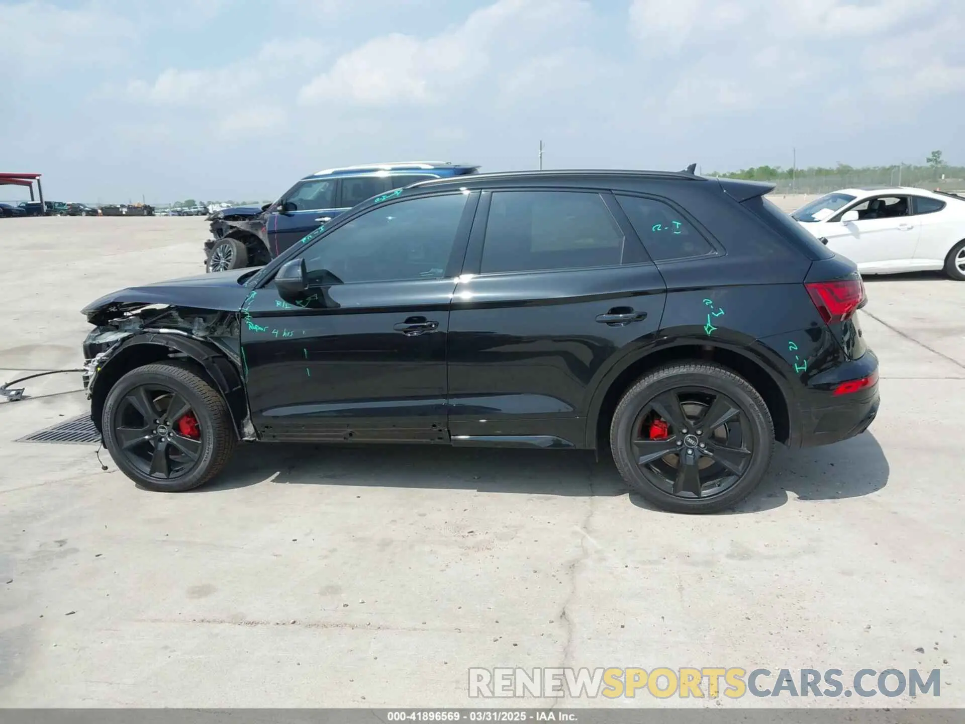 14 Photograph of a damaged car WA1GAAFY3S2040329 AUDI Q5 2025