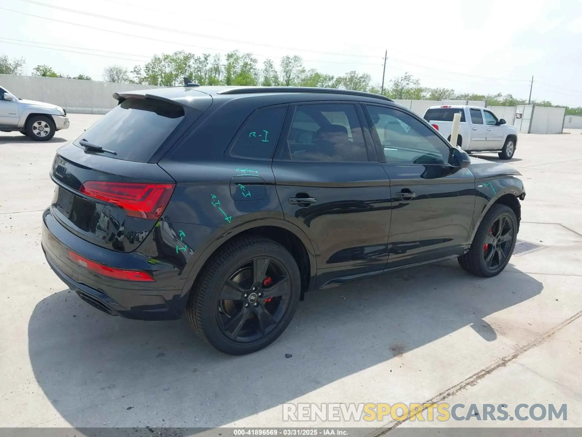 4 Photograph of a damaged car WA1GAAFY3S2040329 AUDI Q5 2025