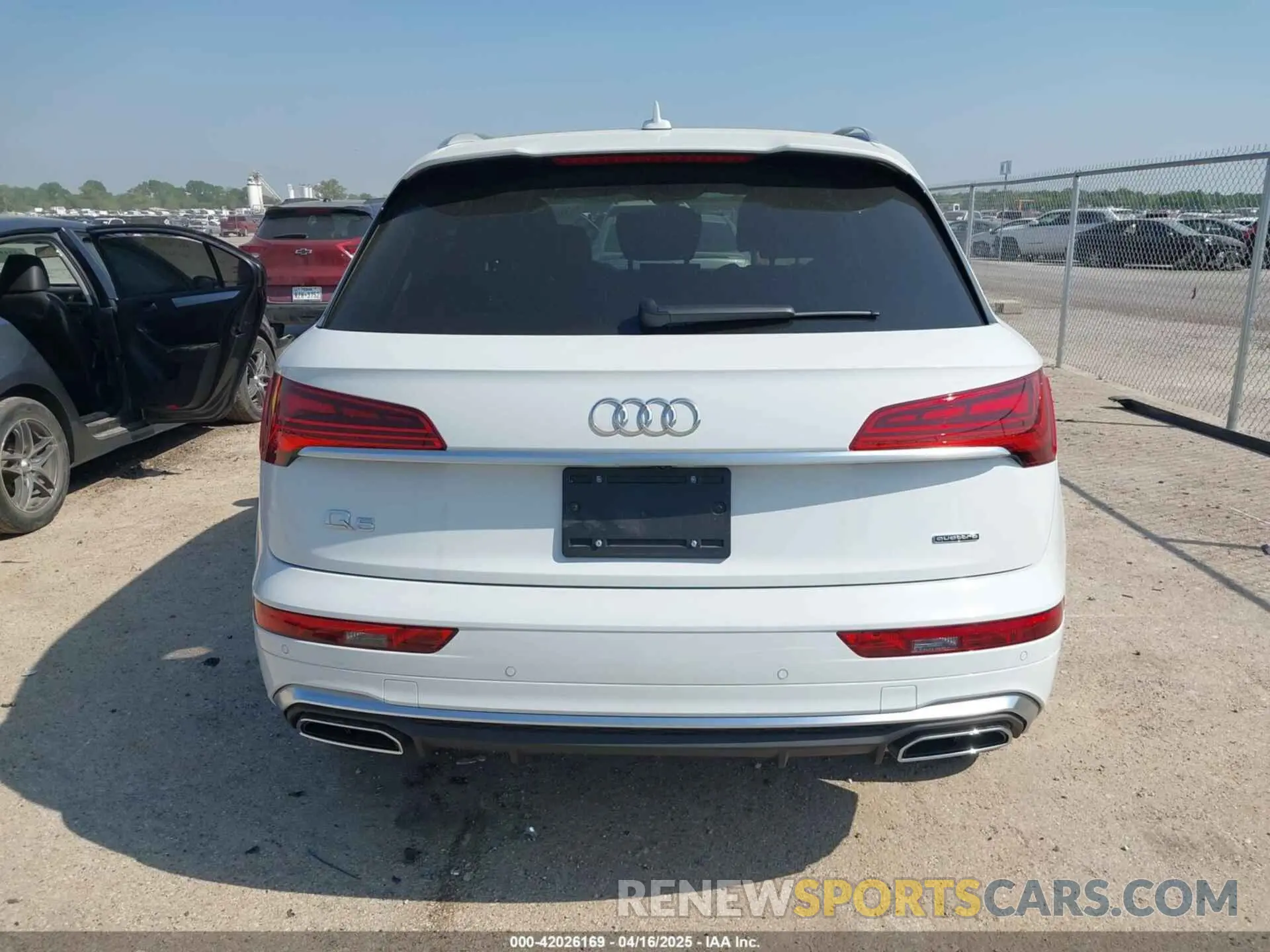 16 Photograph of a damaged car WA1GAAFY5S2029171 AUDI Q5 2025