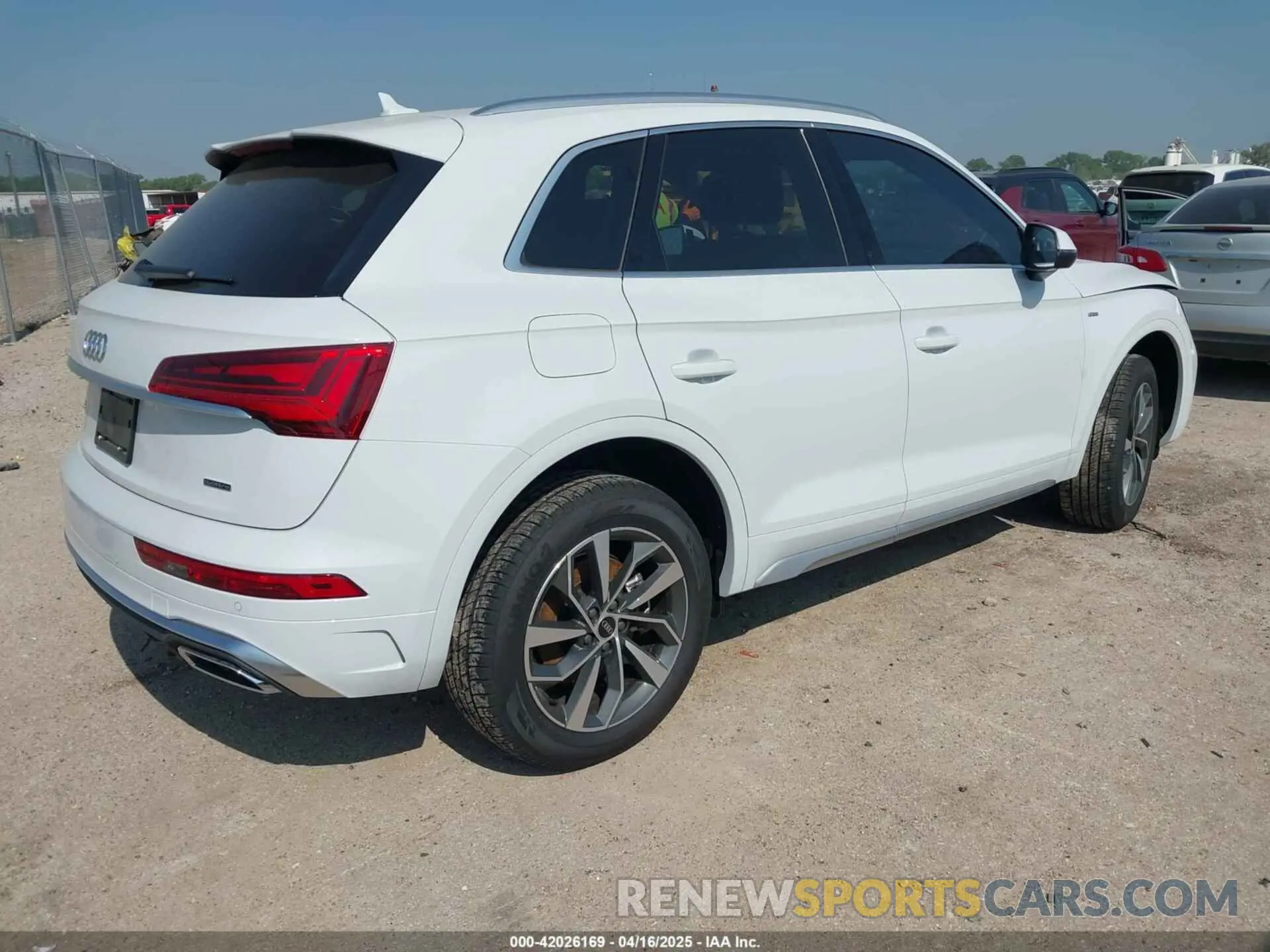 4 Photograph of a damaged car WA1GAAFY5S2029171 AUDI Q5 2025