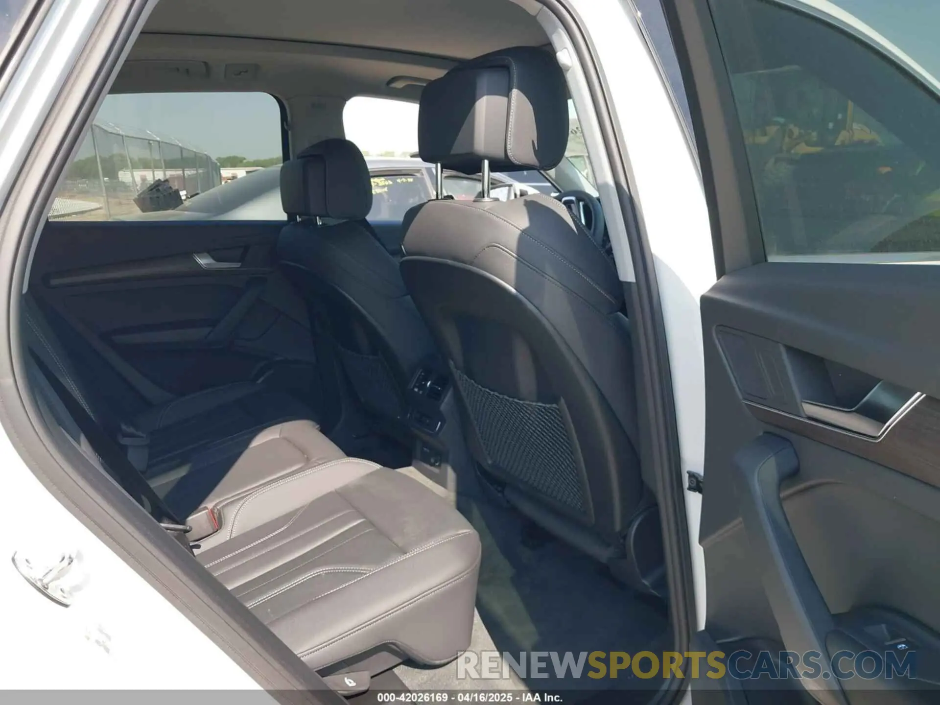 8 Photograph of a damaged car WA1GAAFY5S2029171 AUDI Q5 2025