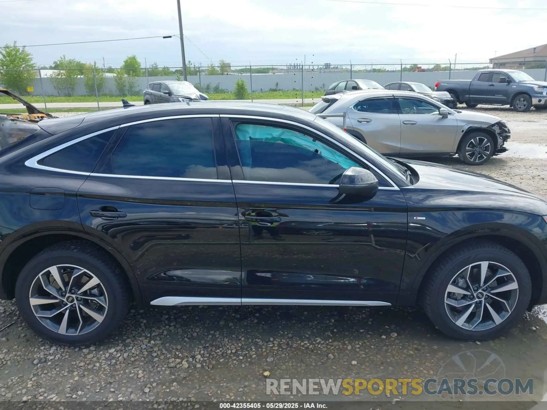 14 Photograph of a damaged car WA15AAFY9N2116891 AUDI Q5 SPORTBACK 2022
