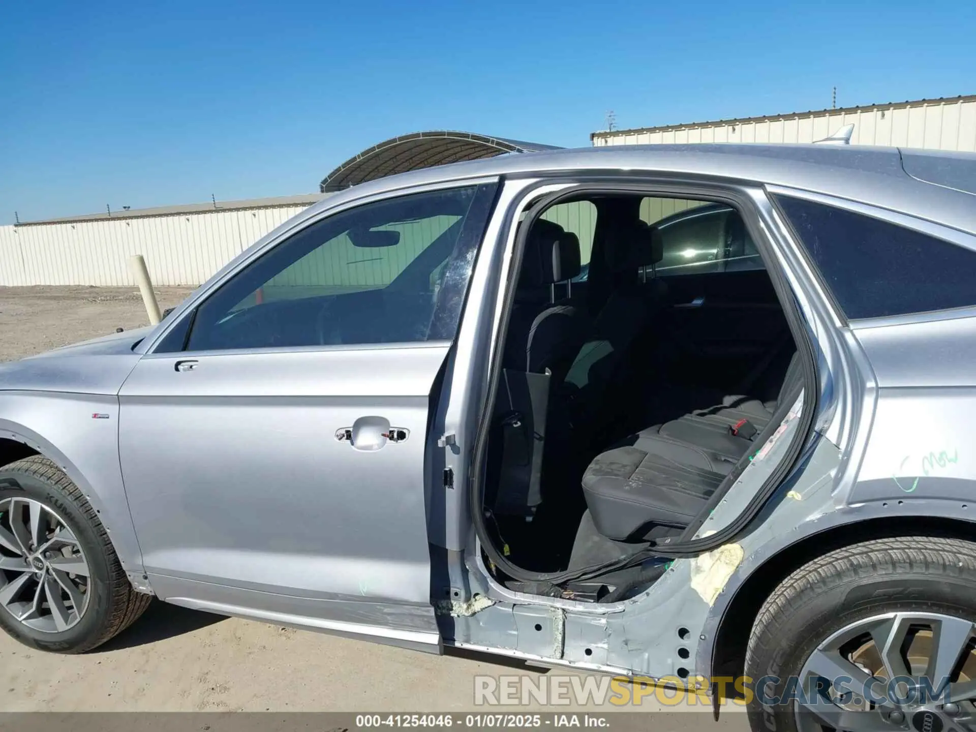 15 Photograph of a damaged car WA14AAFY7P2112384 AUDI Q5 SPORTBACK 2023