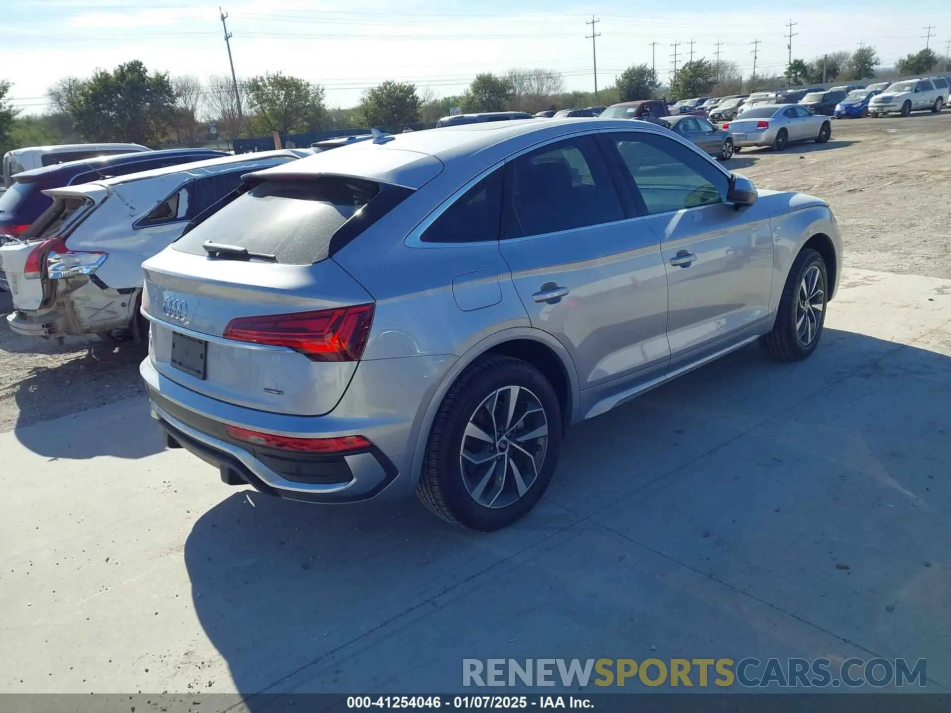 4 Photograph of a damaged car WA14AAFY7P2112384 AUDI Q5 SPORTBACK 2023