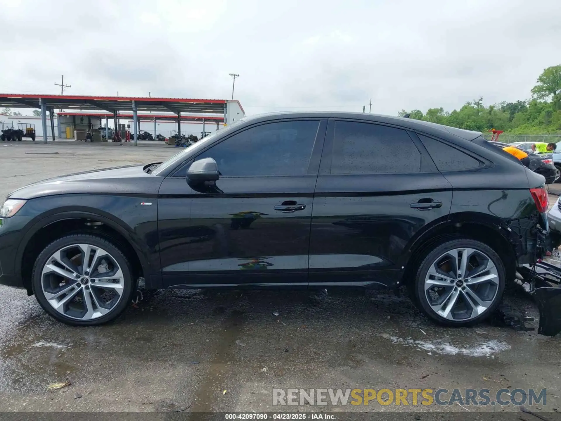 14 Photograph of a damaged car WA15AAFY1P2184394 AUDI Q5 SPORTBACK 2023