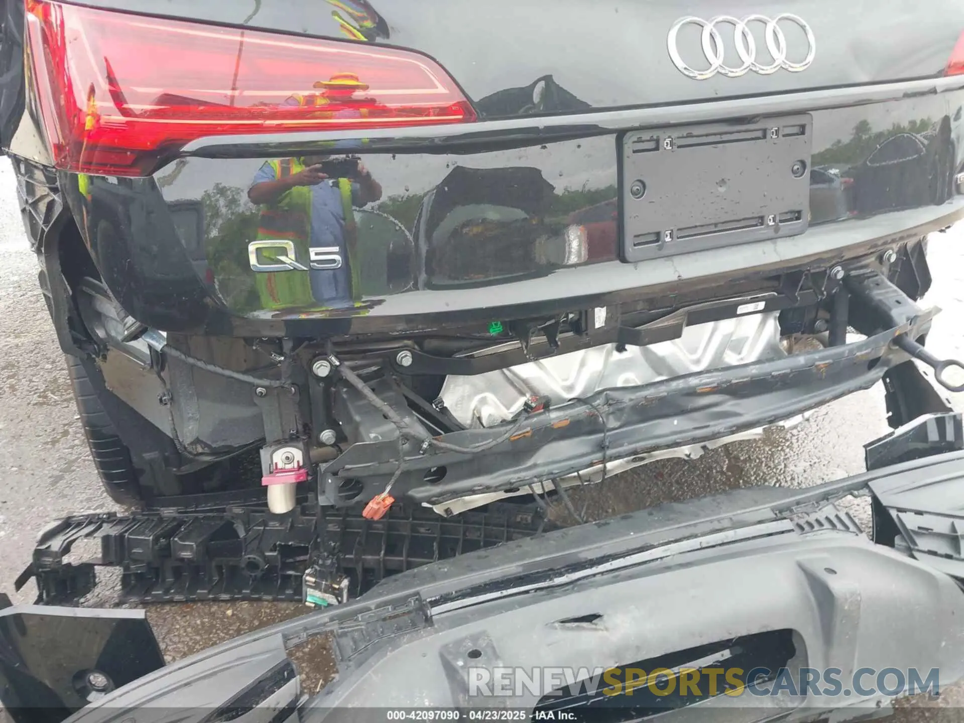 6 Photograph of a damaged car WA15AAFY1P2184394 AUDI Q5 SPORTBACK 2023